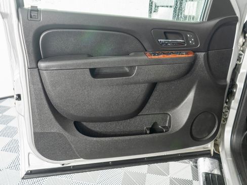 Used 2011 GMC Sierra 2500 SLT w/ SLT Convenience Package image 19