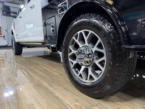 Used 2021 Ford F350 Lariat w/ Lariat Ultimate Package AWD/4WD image 9