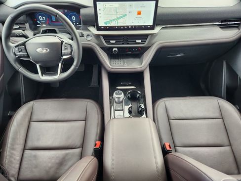 Used 2025 Ford Explorer Platinum w/ LUX Leather Package image 13