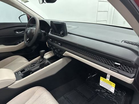 Used 2024 Honda Accord EX image 21
