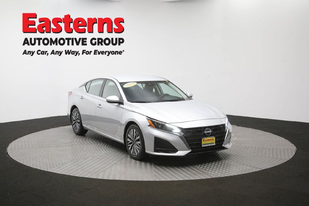 Used 2023 Nissan Altima 2.5 SV FWD image 52