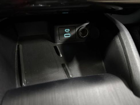 Used 2021 Ford Escape Titanium w/ Titanium Elite Package AWD/4WD image 21