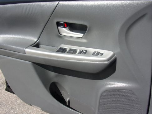 Used 2012 Toyota Prius V Five image 17