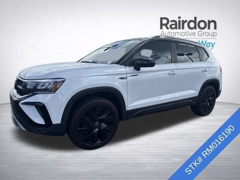Used 2024 Volkswagen Taos SE AWD/4WD image 3