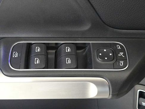 Certified 2026 Mercedes-Benz GLB 250 4MATIC image 25