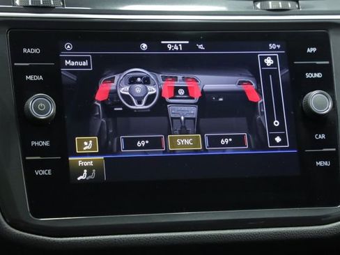 Certified 2022 Volkswagen Tiguan SE image 18