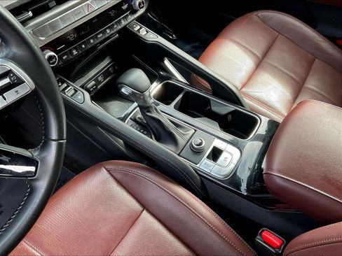 Used 2023 Kia Telluride EX w/ EX Captain's Chair Package FWD image 18