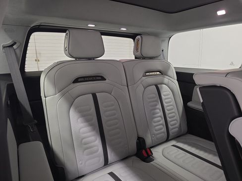 Used 2024 Rivian R1S Adventure AWD/4WD image 25