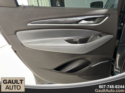 Used 2020 Buick Enclave Essence w/ Sound and Sites Package image 14