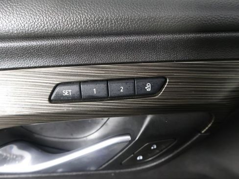 Used 2020 GMC Terrain SLT w/ Preferred Package FWD image 39