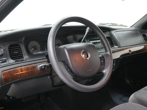 Used 2008 Mercury Grand Marquis GS image 9