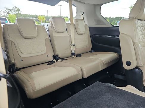 Used 2025 Nissan Armada Platinum Reserve RWD image 16