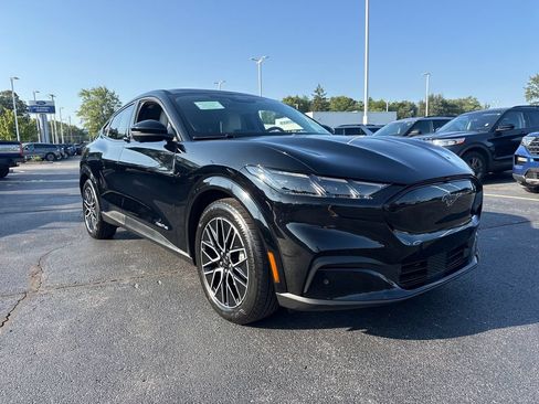 Used 2025 Ford Mustang Mach-E Premium AWD/4WD image 4