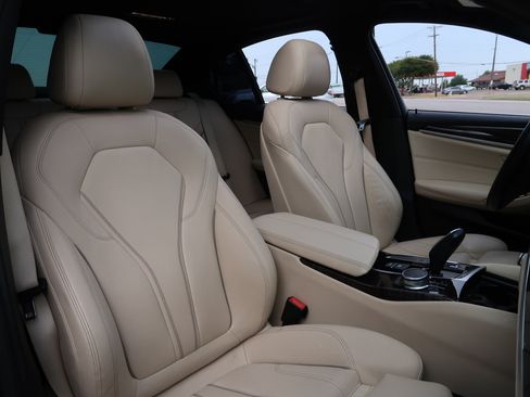 Used 2017 BMW 530i xDrive AWD/4WD image 13