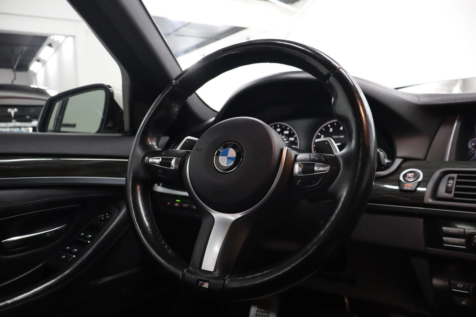 Used 2016 BMW 550i xDrive Sedan AWD/4WD image 41