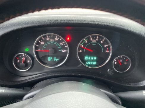 Used 2012 Jeep Wrangler Unlimited Sahara image 25