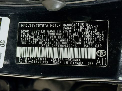 Used 2017 Toyota Corolla LE image 29