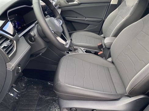 New 2026 Volkswagen Taos SE image 15