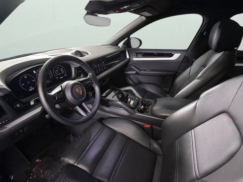 Used 2024 Porsche Cayenne Coupe AWD/4WD image 17