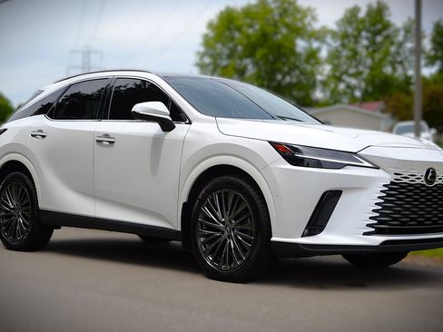 Used 2024 Lexus RX 350 AWD image 3
