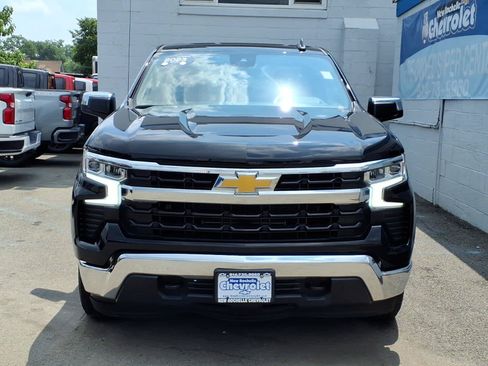 Used 2023 Chevrolet Silverado 1500 LT AWD/4WD image 2