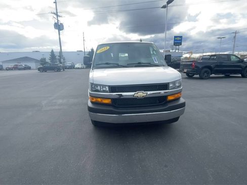 Used 2023 Chevrolet Express 2500 w/ Driver Convenience Package image 3