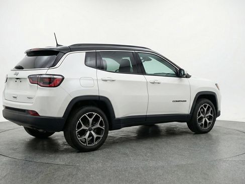 Used 2025 Jeep Compass Limited AWD/4WD image 9