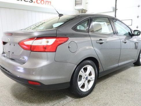 Used 2014 Ford Focus SE FWD image 6