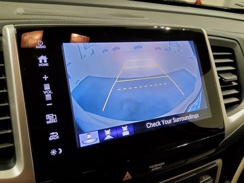 Certified 2017 Honda Pilot Touring image 25