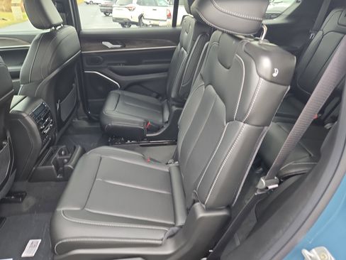 New 2026 Jeep Grand Cherokee L Limited AWD/4WD image 13