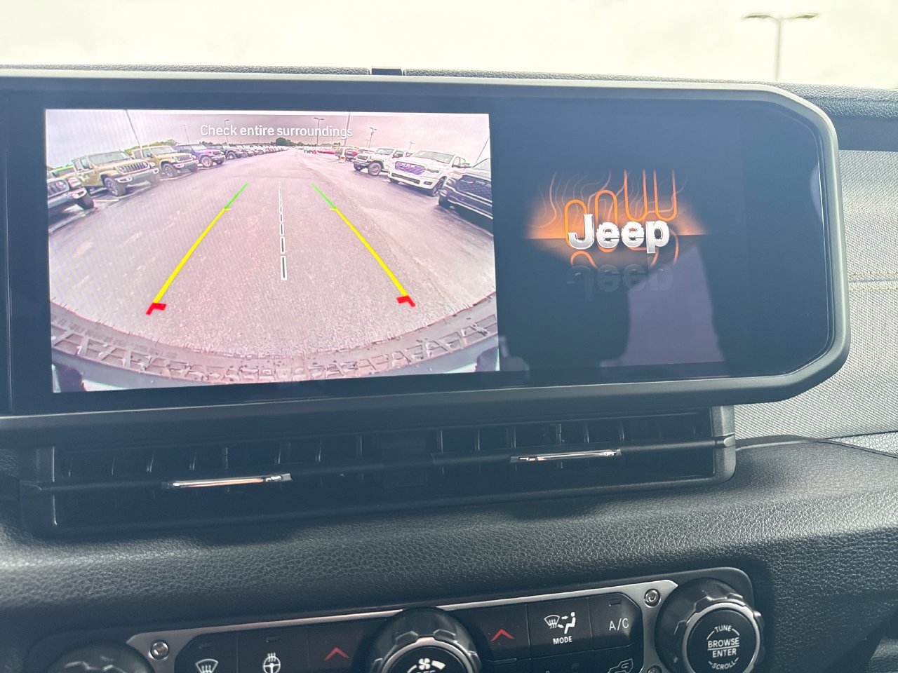 Used 2025 Jeep Wrangler Sport AWD/4WD image 18