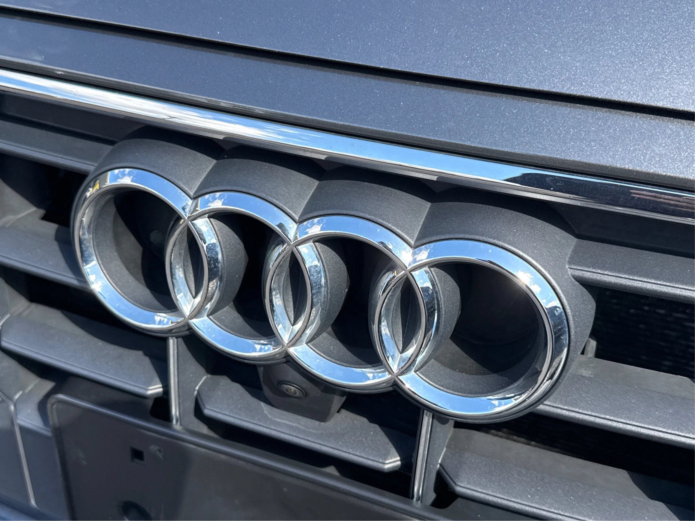 Used 2019 Audi Q8 Premium Plus AWD/4WD image 29
