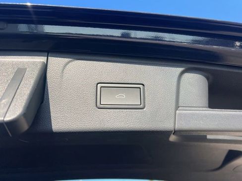 Certified 2025 Volkswagen Atlas Peak Edition SE image 29