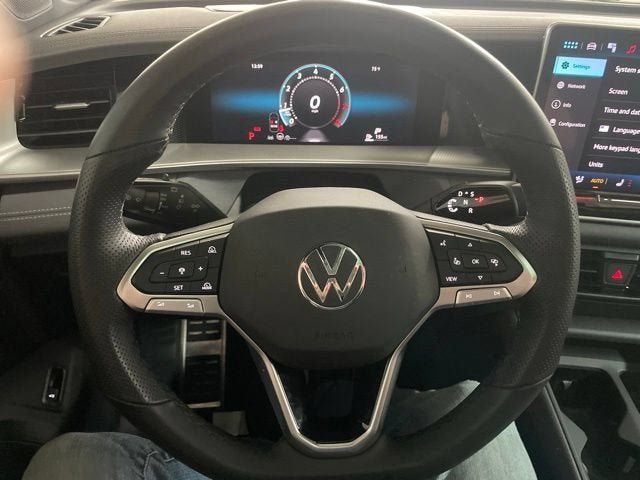 Certified 2026 Volkswagen Tiguan SE R-Line FWD image 20