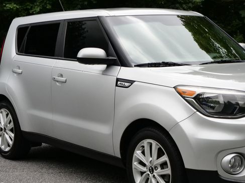 Used 2019 Kia Soul + w/ Audio Package image 39