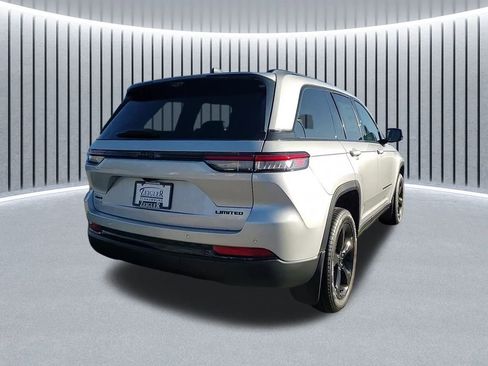 New 2025 Jeep Grand Cherokee Limited w/ Luxury Tech Group II image 3