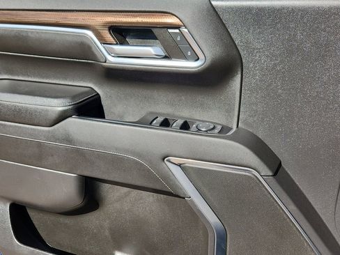 Used 2023 Chevrolet Silverado 1500 LT image 20