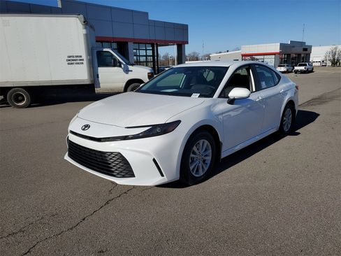 New 2026 Toyota Camry LE image 2
