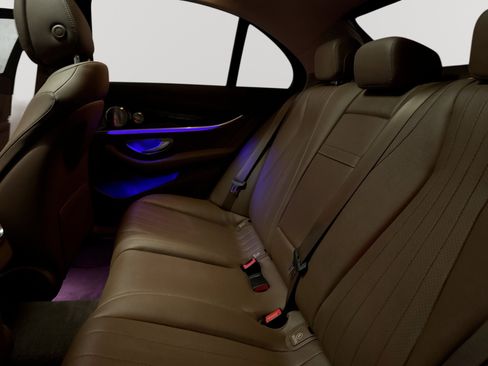Used 2017 Mercedes-Benz E 300 4MATIC image 27