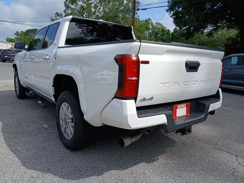 Used 2024 Toyota Tacoma SR5 AWD/4WD image 8