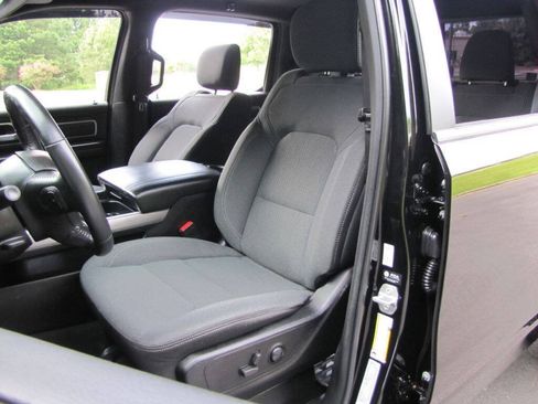 Used 2022 RAM 1500 Big Horn AWD/4WD image 14