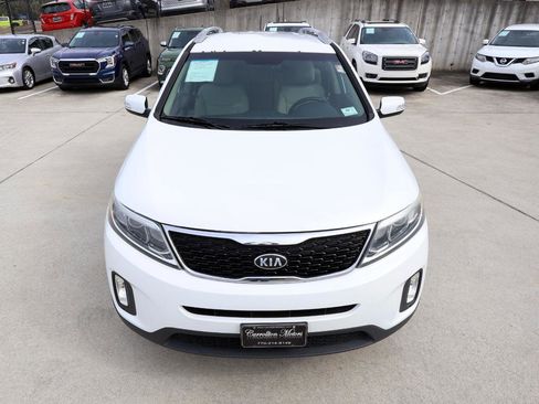 Used 2015 Kia Sorento LX image 11