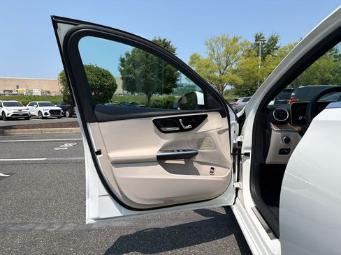 Used 2024 Mercedes-Benz C 300 4MATIC Sedan image 14