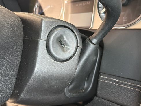 Used 2013 Cadillac Escalade Platinum image 24