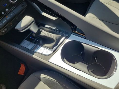New 2026 Hyundai Elantra Hybrid FWD image 16