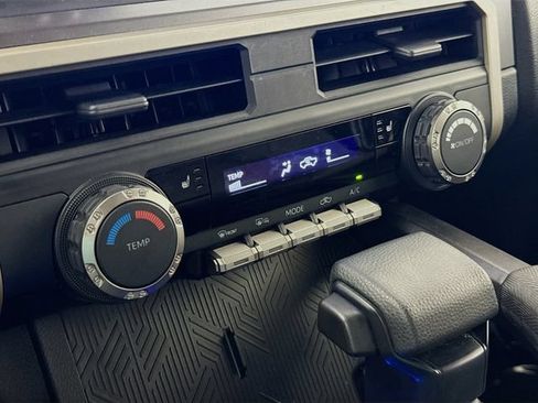 Used 2025 Toyota Tacoma SR5 AWD/4WD image 16