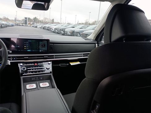 New 2026 Hyundai Santa Fe SE image 11