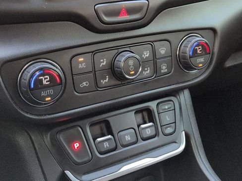 Used 2021 GMC Terrain SLE w/ Driver Convenience Package image 27