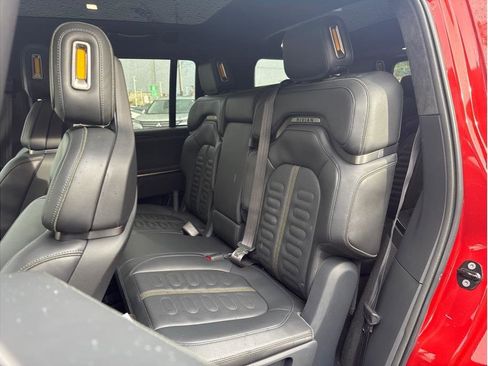 Used 2022 Rivian R1S Launch Edition image 21