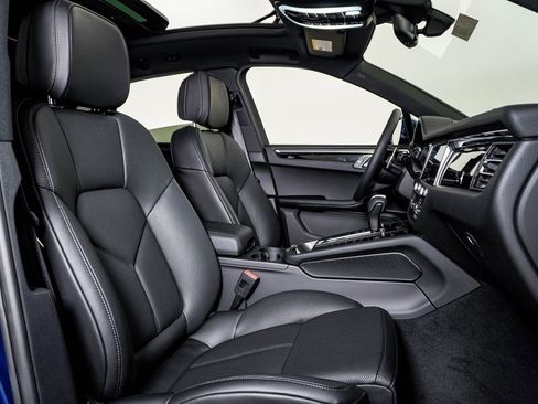 New 2026 Porsche Macan image 15